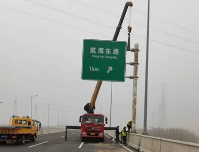 阜新阜新悬臂式交通标志杆